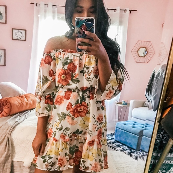 Forever 21 Dresses & Skirts - OTS Floral Dress